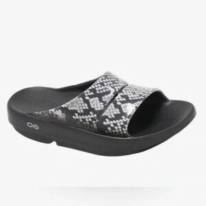 OOFOS Ooahh Limited Snake Print Slides